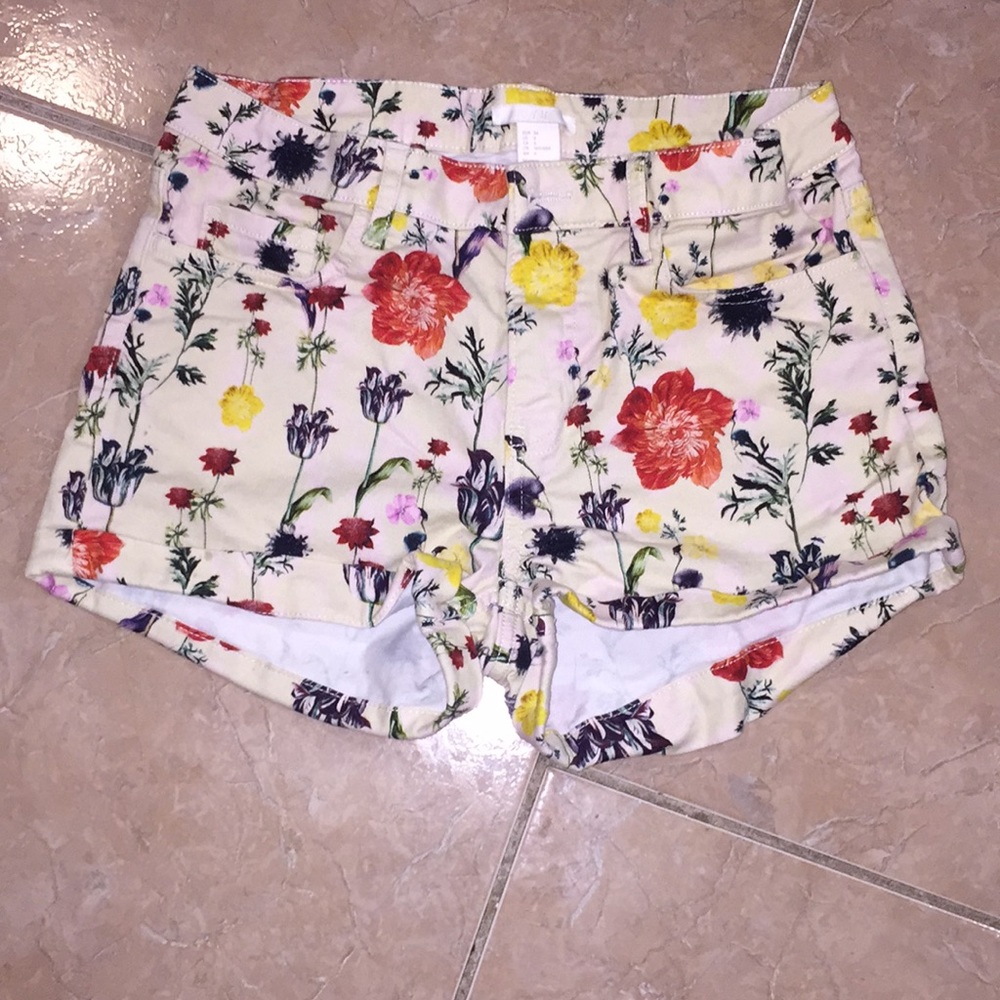 H&M floral shorts
